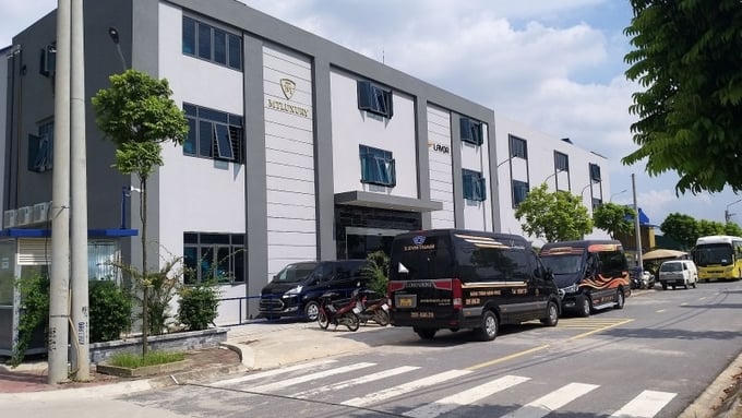 Phù phép đất xây nhà xưởng thành biệt thự, ai đứng sau làng nghề Dương Liễu?