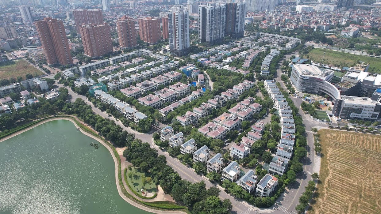 Giá bất động sản tại Hà Nội liên tục neo cao. Ảnh: Hoàng Hùng