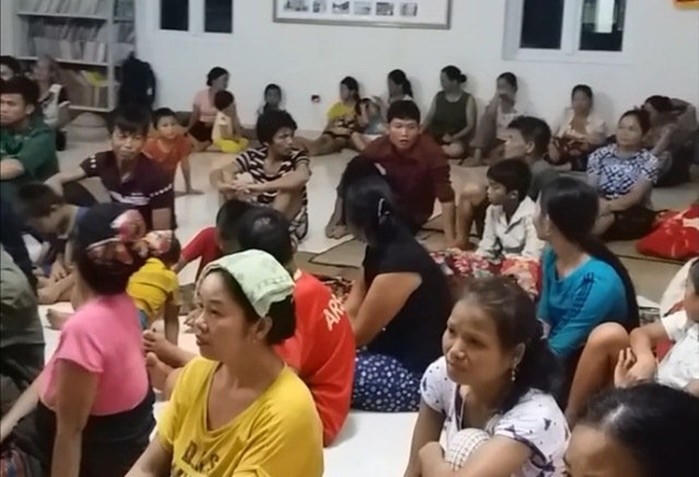 Thanh Hóa: Lũ cuốn phăng cả trăm nhà, dân bơ phờ đi ở tạm