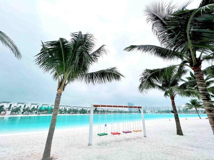 Bãi biển nhân tạo trong Vinhomes Ocean Park có khung cảnh lãng mạn. Ảnh: Báo điện tử VOV
