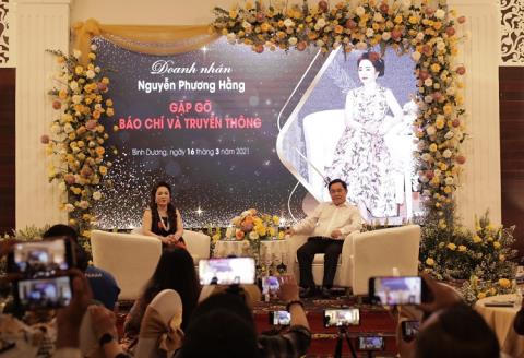 Vợ chồng ông Dũng "lò vôi" đã gặp gỡ báo chí, truyền thông để giải thích những vấn đề liên quan đến vụ việc tố cáo ông Yên lừa đảo. &nbsp;