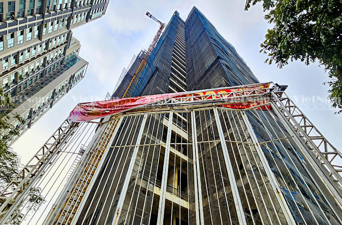 DLC Complex chậm tiến độ: Khách hàng 'đuối sức' vì vừa thuê nhà, vừa trả lãi ngân hàng