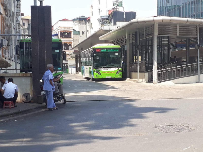 Hà Nội mạnh tay “chi” 1.000 tỷ cho hợp phần buýt nhanh BRT nhưng không đạt hiệu quả.