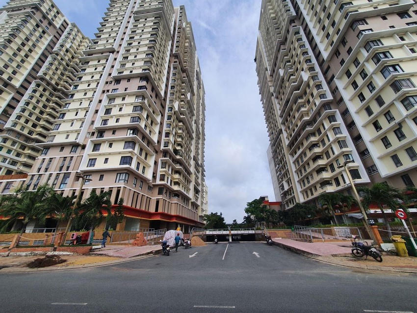 Hiện nay ở TP.HCM có hàng trăm dự án đang vướng mắc khiến nguồn cung.