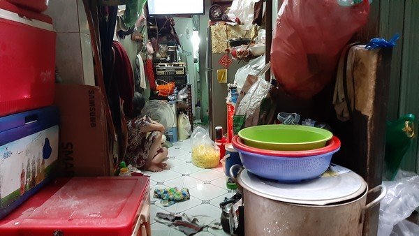 “Khu ổ chuột” cạnh căn hộ siêu sang thách giá 300 triệu/m2