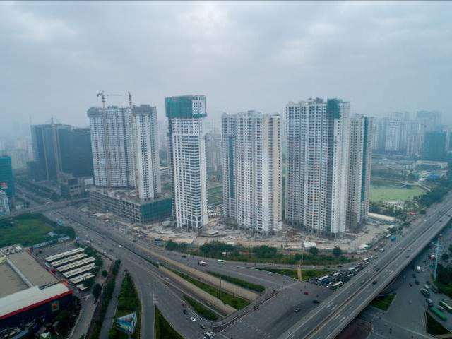 5 trên tổng số 6 tòa tháp tại D’.Capitale đã cất nóc, toàn bộ đang dần được hoàn thiện mặt ngoài và nội thất căn hộ