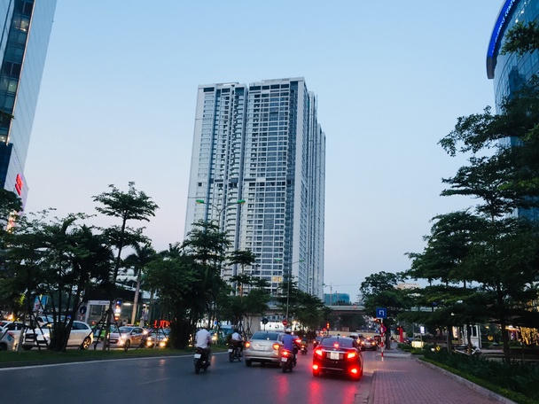 Giá bán chung cư Vinhomes Metropolis đã chạm ngưỡng 100 triệu/m2