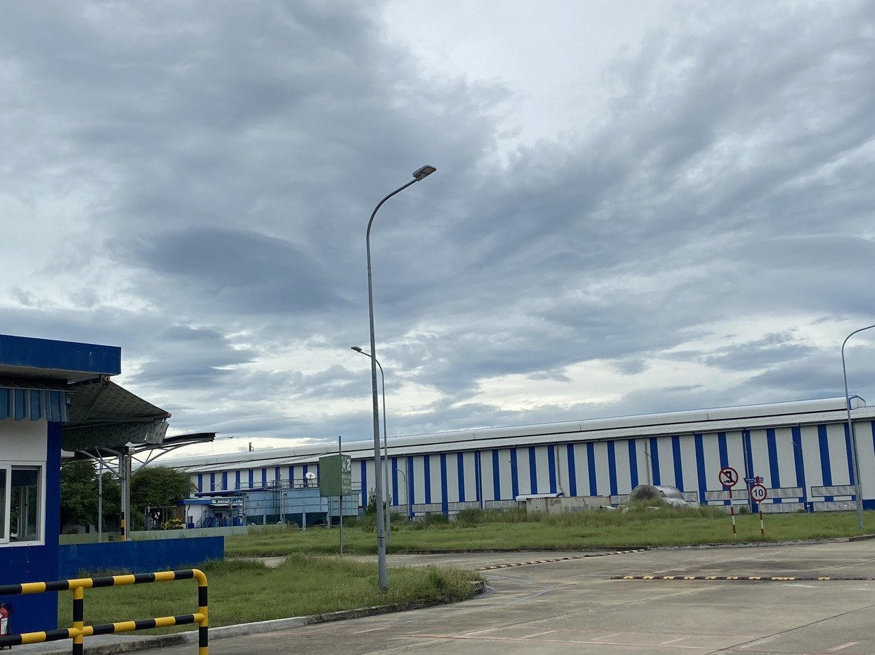 Bên trong nhà máy rộng 7,6ha vừa bị Heineken quyết định đóng cửa