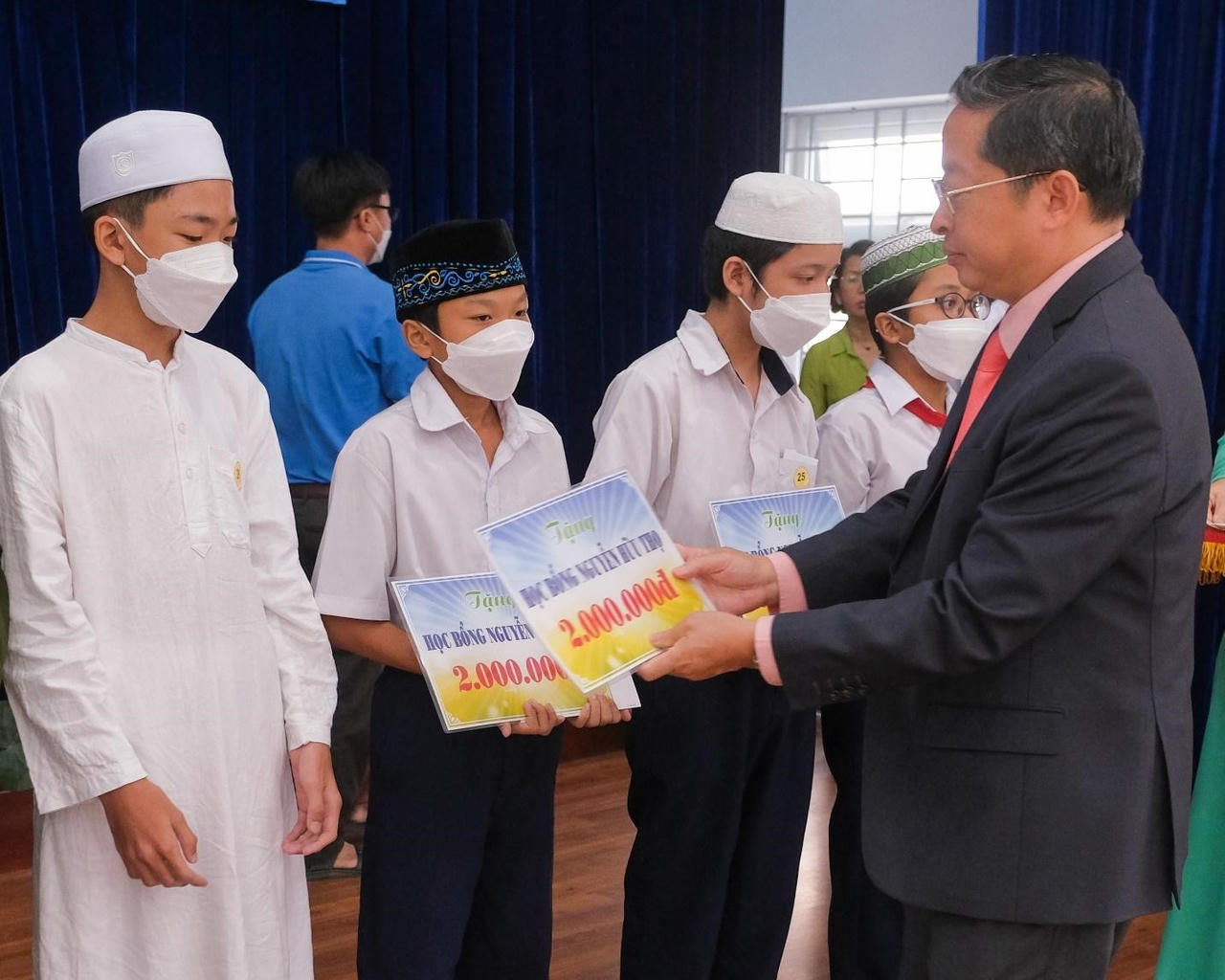 Ông Trần Kim Chung - Chủ tịch Tập đoàn CT Group xác định chăm lo giáo dục là mối quan tâm ưu tiên của tập đoàn &nbsp;