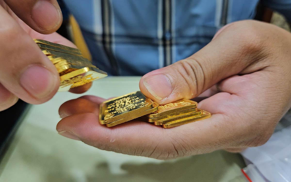 Giá vàng có thể xuống mốc 100 triệu đồng/lượng?