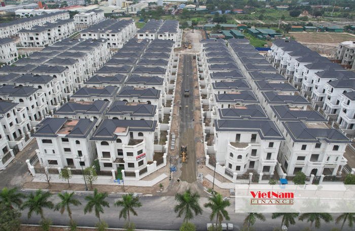 Cận cảnh Biệt thự Vườn Cam: Sau 17 năm vẫn dở dang và hoang vắng