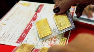 Đánh thuế giao dịch vàng: Ưu tiên tích trữ, đánh nặng đầu cơ?