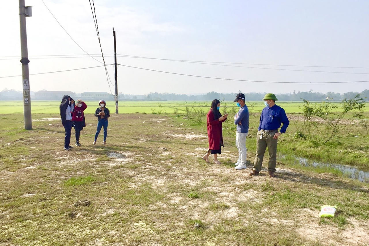 Người đi xem đất tại các khu vực nông thôn thời gian gần đây đã vắng hơn trước (Ảnh minh họa). &nbsp;