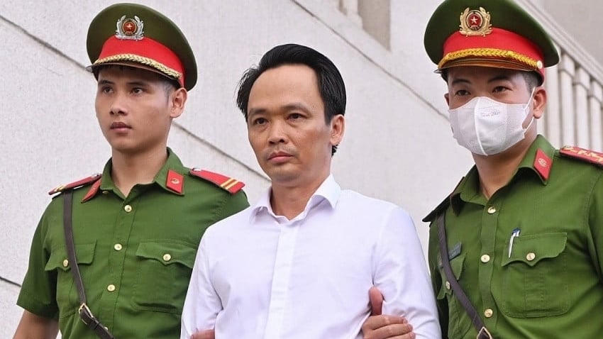 Từ 15/7, hàng nghìn nhà đầu tư FLC bắt đầu được hoàn tiền sau khi Trịnh Văn Quyết nộp gần 2.500 tỷ đồng. &nbsp;