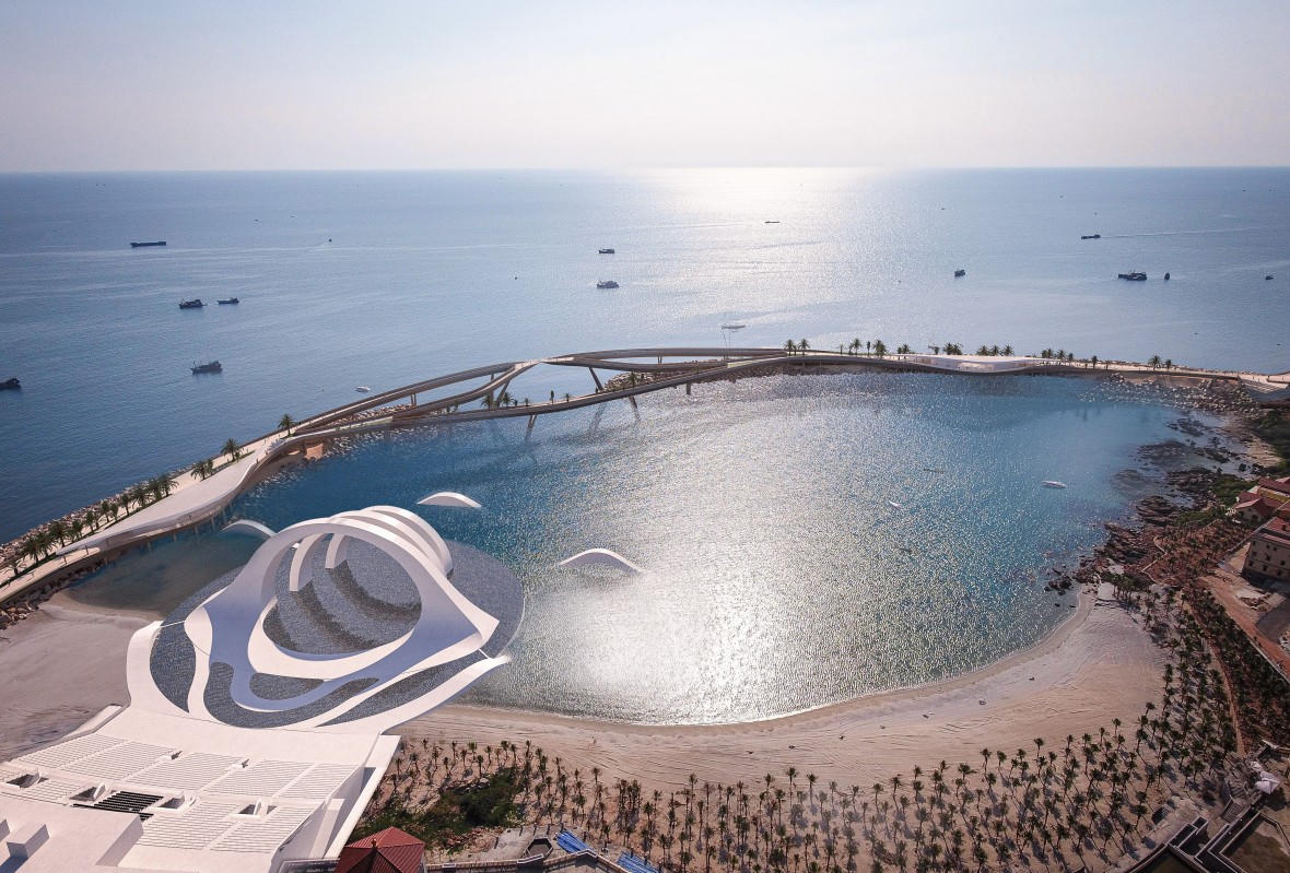 Cầu Hôn và sân khấu show diễn Kiss The Stars. &nbsp;