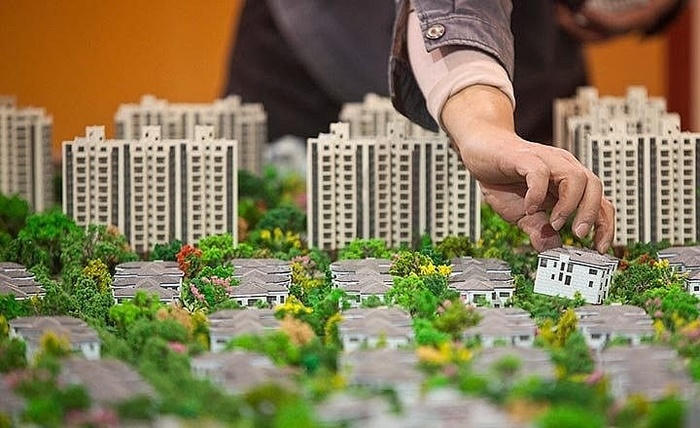 Cơn khát tiền đeo đẳng doanh nghiệp địa ốc