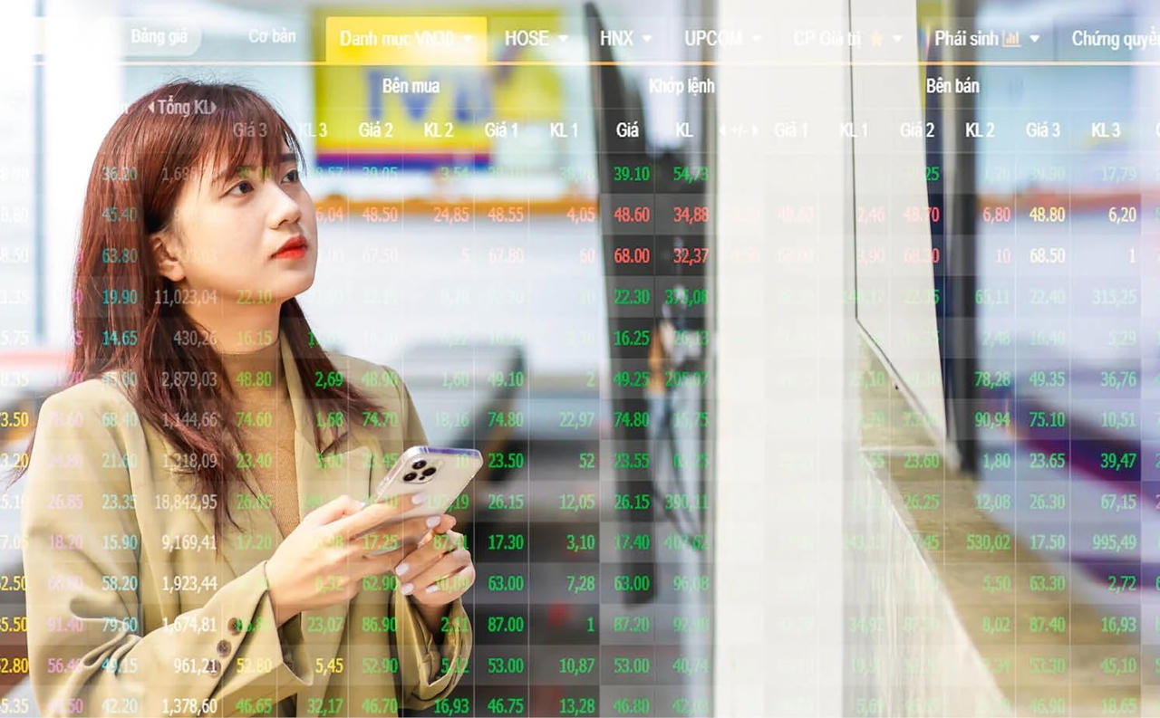 Cổ phiếu tháng 7: Nhóm hóa chất dẫn sóng 'tấn công' đỉnh 1.300 điểm
