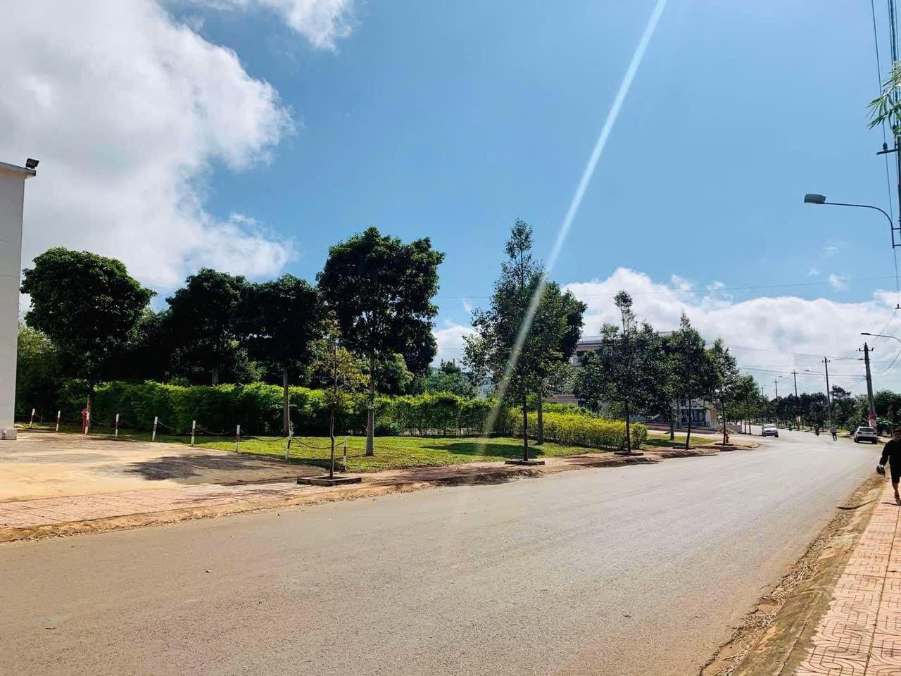 Đến nay, công ty đã thực hiện đúng cam kết đã thi công xong phần thảm nhựa tuyến đường N5 (tuyến cuối cùng của phần đất được giao thi công) và đang tiến hành làm hồ sơ nghiệm thu.