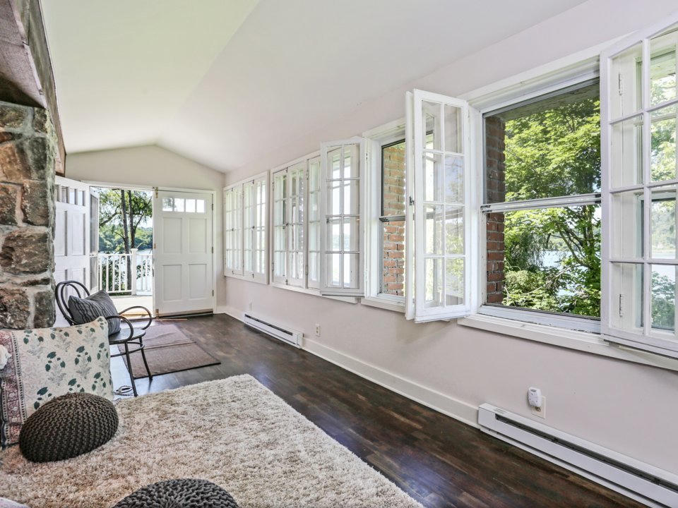 Mua cả hòn đảo kèm nhà sang chảnh giá chỉ như biệt thự