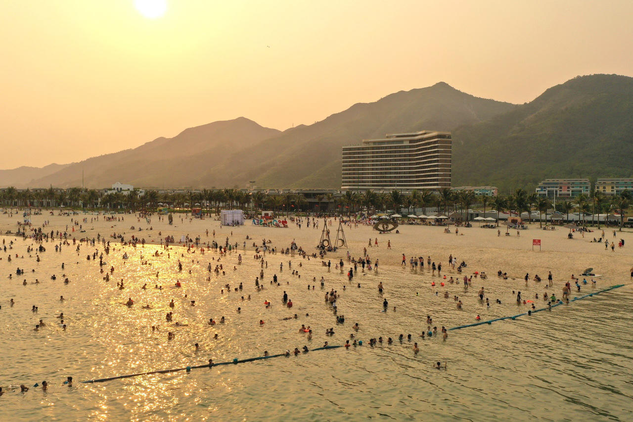 Dải đất ven biển dài 13 km đang trở thành tâm điểm đầu tư bất động sản ở Quảng Ninh