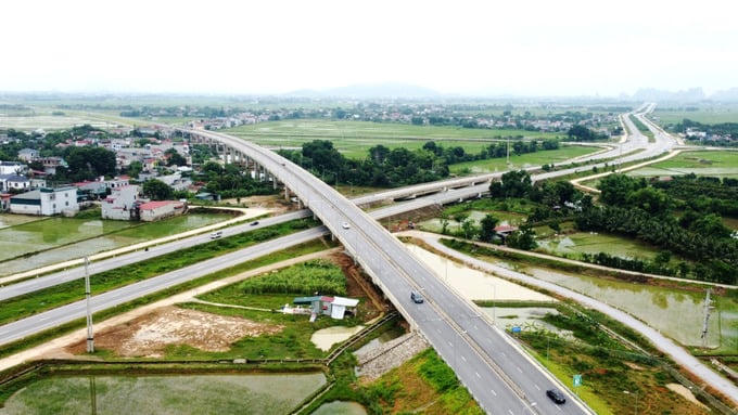 Cầu Đồng Tiến góp phần tô thêm vẻ đẹp cho trục cảnh quan các tuyến đường phía Tây TP. Thanh Hóa. Ảnh: Internet &nbsp;