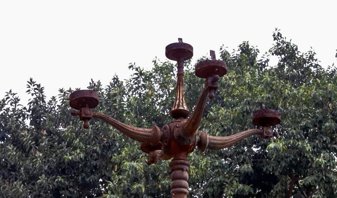 Hà Nội: Công viên rộng gần 6.000m2 bị “xẻ thịt” xuống cấp nghiêm trọng