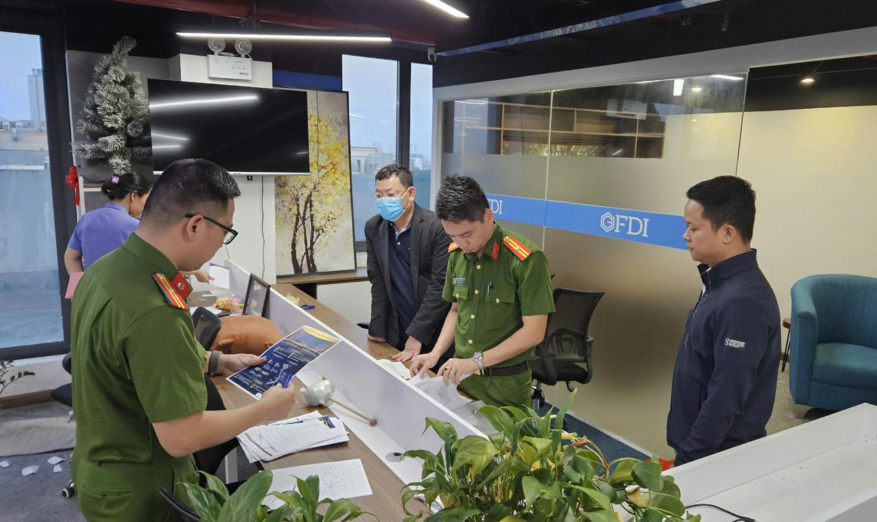 Lực lượng công an tiến hành khám xét các chi nhánh của GFDI trên toàn quốc.