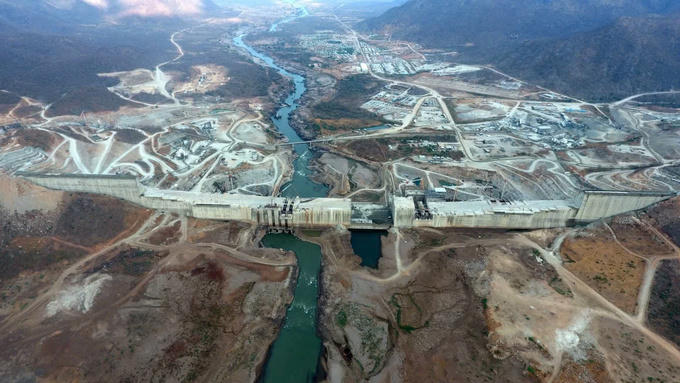Đập GERD có chi phí xây dựng khoảng 4,8 tỷ USD với chiều cao 145m và chiều dài 1.780m (Ảnh: Salini Impregilo) &nbsp;