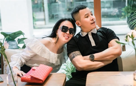 Phượng Chanel thế chỗ, Ngọc Trinh dần xa cách Vũ Khắc Tiệp?