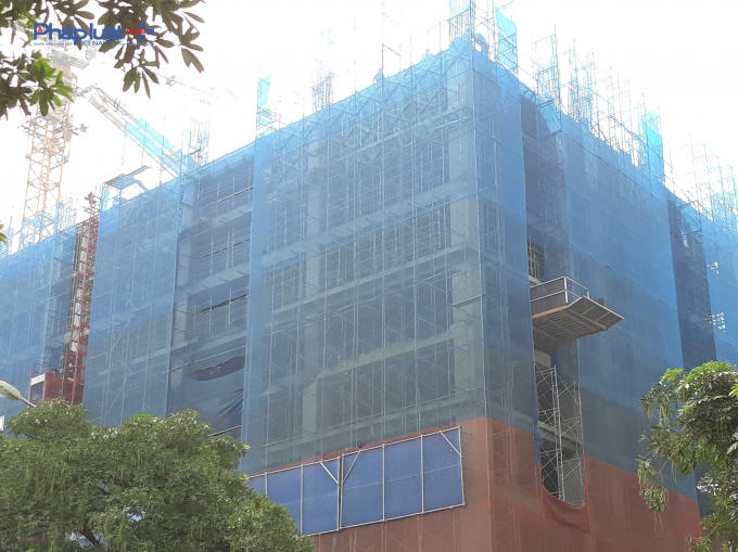 Công nhân tích cực làm việc tại dự án.&nbsp;