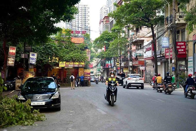 Từ Ngõ 162 Nguyễn Tuân tạo nên "nút thắt cổ chai" của tuyến đường. Ảnh: Báo Lao Động