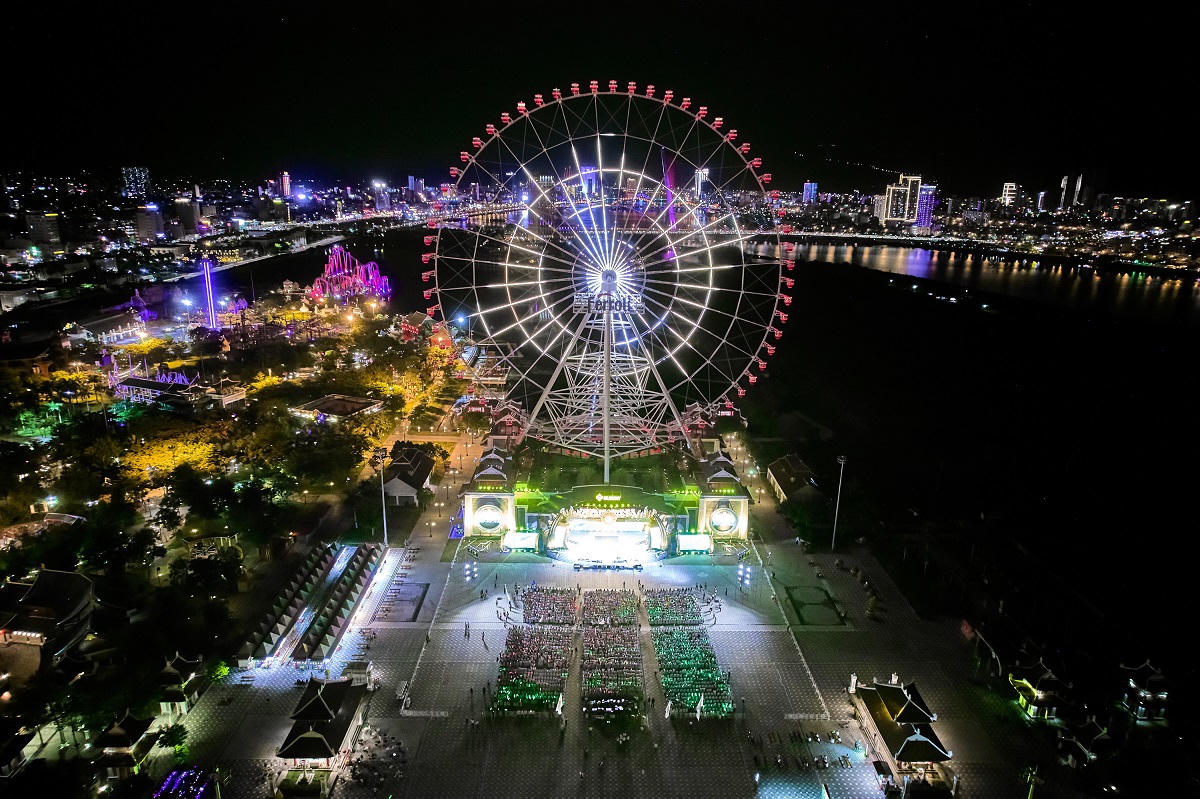 Công viên Châu Á tại Đà Nẵng bùng nổ trong lễ ra quân Sunneva Island&nbsp;