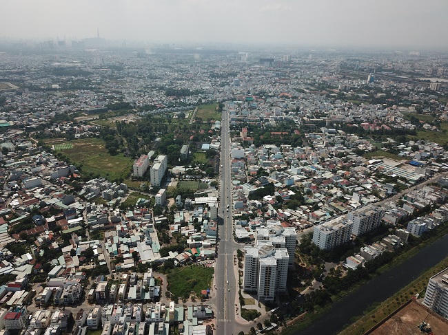 Một ngày ở điểm sốt đất quận 9