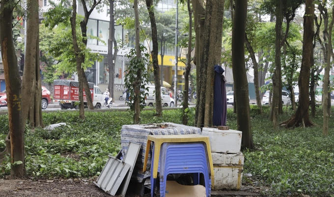 Hà Nội: Công viên rộng gần 6.000m2 bị “xẻ thịt” xuống cấp nghiêm trọng