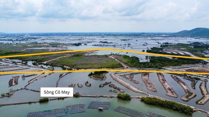 Khu vực sẽ xây dựng cầu trên sông Cỏ May. Ảnh: Tô Cường &nbsp;