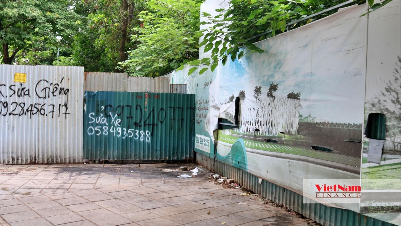 Cận cảnh 'đất vàng' Hà Nội bỏ hoang suốt hai thập kỷ, bị sử dụng sai mục đích