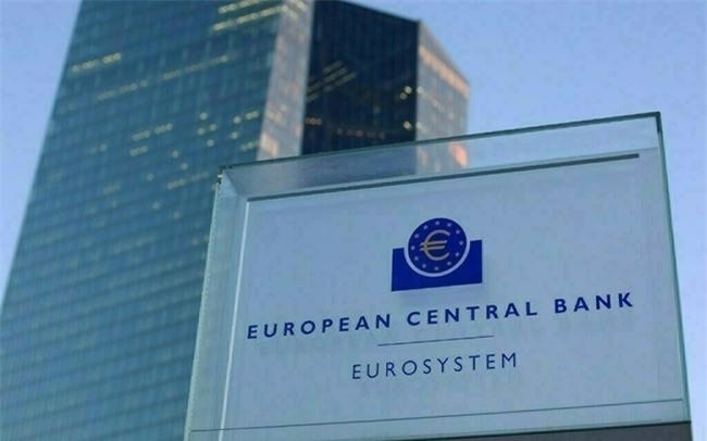 ECB tiếp tục tăng lãi suất lần thứ 9 liên tiếp