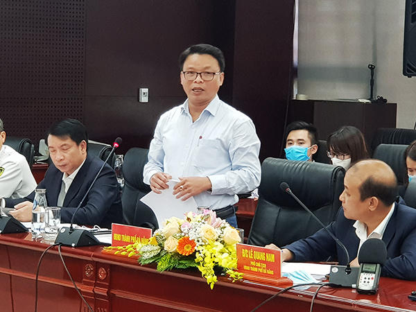 Phó Giám đốc Sở GTVT Đà Nẵng Lê Thành Hưng cho biết đang khẩn trương hỗ trợ Công ty CP Cảng Đà Nẵng chuẩn bị hồ sơ thủ tục để quý IV/2021 khởi công dự án xây dựng Trung tâm dịch vụ Logistics Hoà Vang. &nbsp;