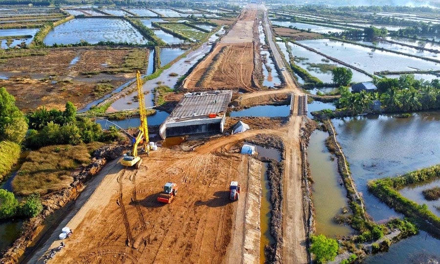 Dùng cát biển đắp nền cao tốc Hậu Giang - Cà Mau từ 1/7