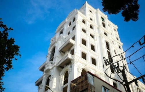 Cận cảnh tòa nhà uy nghi cạnh pháo đài 8B Lê Trực, chủ đầu tư là một đại gia có tiếng ở Hà Nội?