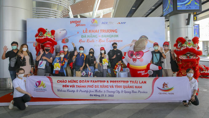 Du lịch Đà Nẵng bước vào cuộc hồi sinh với nhiều đoàn khách quốc tế đến với Đà Nẵng tham quan trải nghiệm (Ảnh: Thế Sơn) &nbsp;