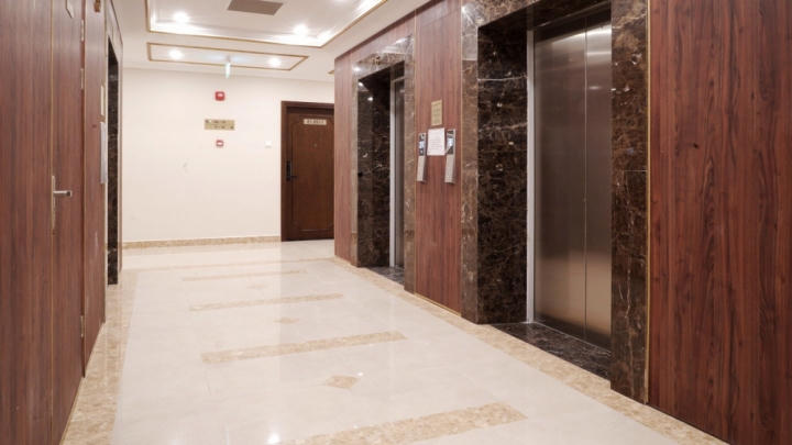 Cận cảnh tòa tháp D’. El Dorado đang bàn giao ven hồ Tây