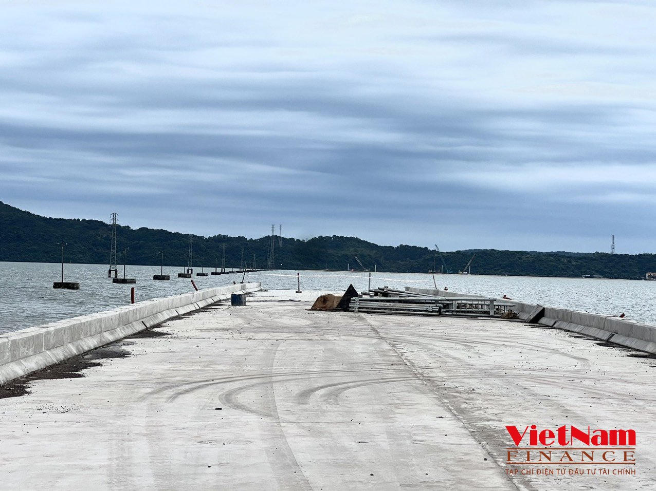 Dính nhiều vi phạm tại dự án đường vượt biển 520 tỷ, Chủ tịch TP.Móng Cái bị kỷ luật