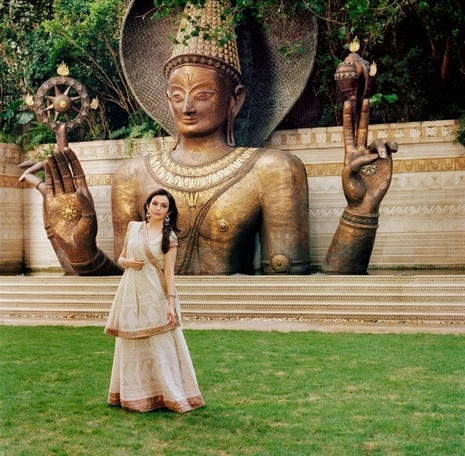 Ngôi nhà đắt nhất thế giới của tỷ phú Ấn Độ Mukesh Ambani: 6 tầng chỉ để siêu xe