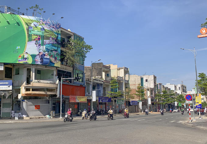 Lê Duẩn là tuyến đường kinh doanh thời trang sầm uất nhất, nay trở nên hoang tàn