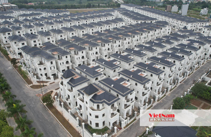 Cận cảnh Biệt thự Vườn Cam: Sau 17 năm vẫn dở dang và hoang vắng