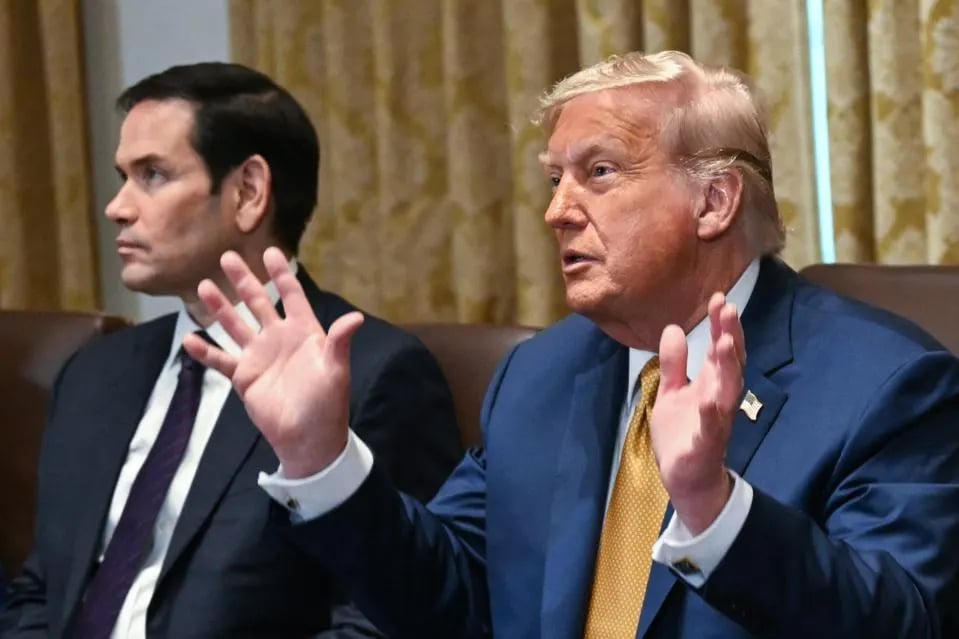 Tổng thống Mỹ Donald Trump phát biểu trong cuộc họp nội các tại Phòng Nội các của Nhà Trắng ở Washington vào ngày 8/7/2025. (Ảnh: Andrew Caballero-Reynolds/AFP/Getty Images)