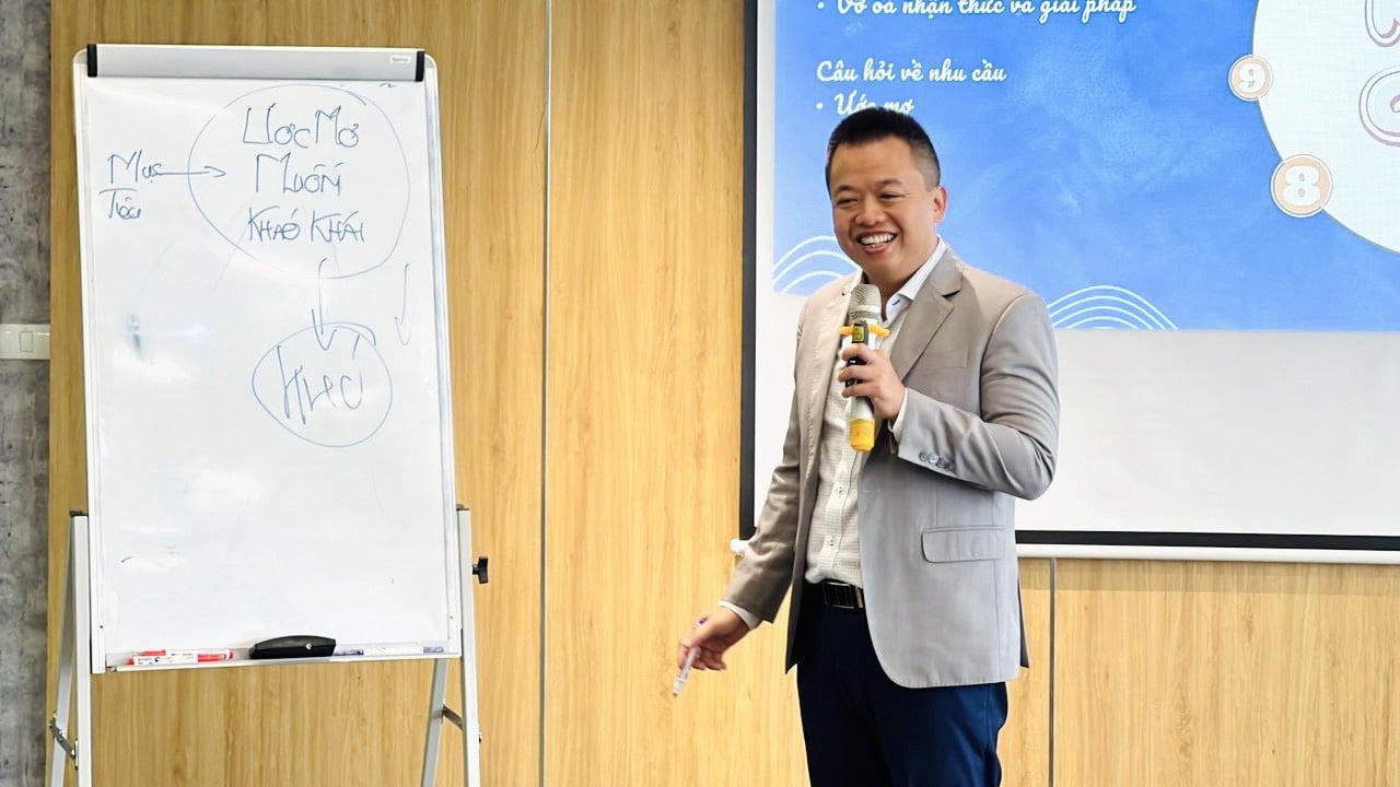 Ông Trần Mạnh Hoàng Việt, Chuyên gia Hoạch định tài chính cá nhân. Ảnh: NVCC