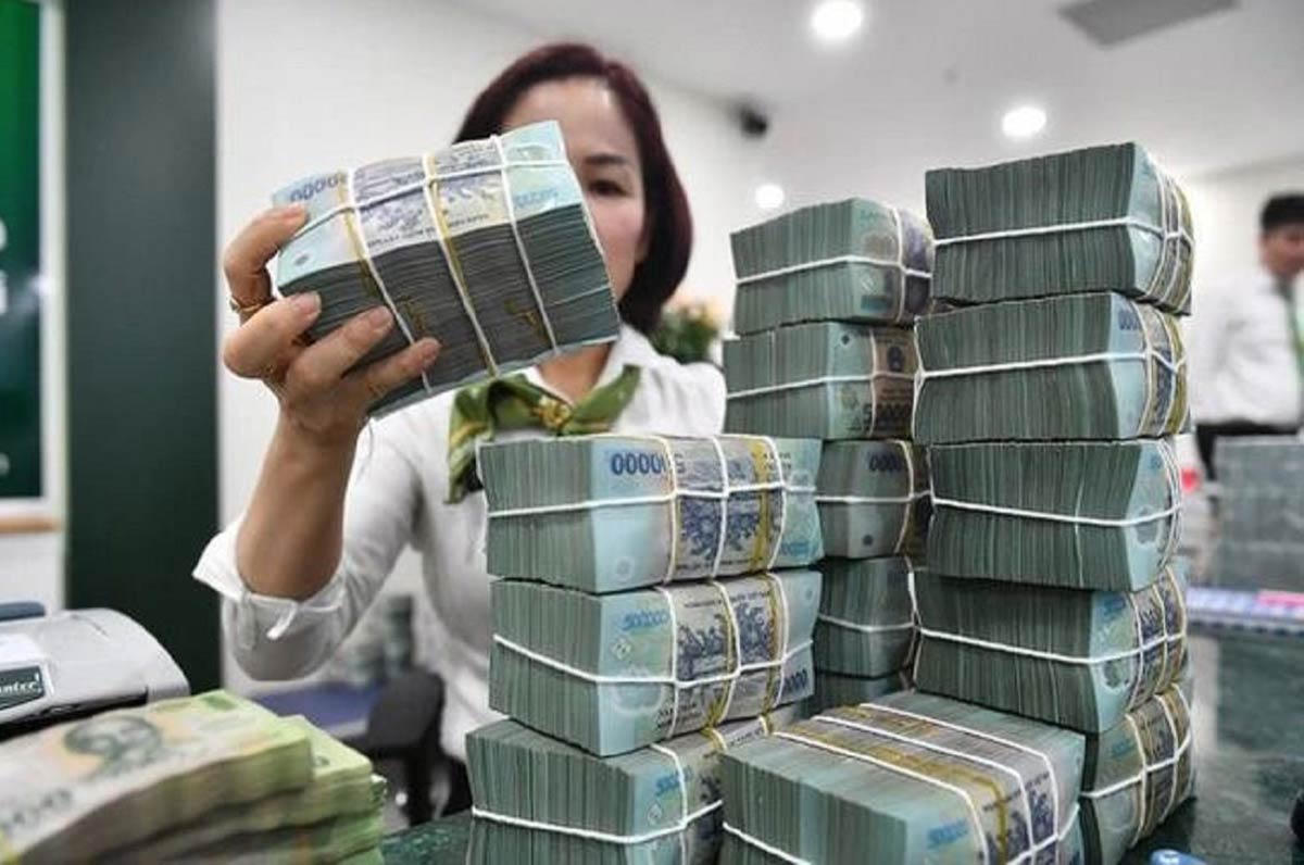 Hai nửa của 'bức tranh' lợi nhuận ngân hàng quý I/2025