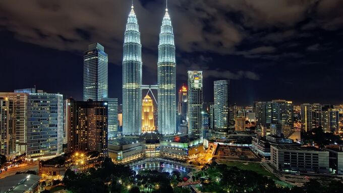 Tháp đôi Petronas &nbsp;